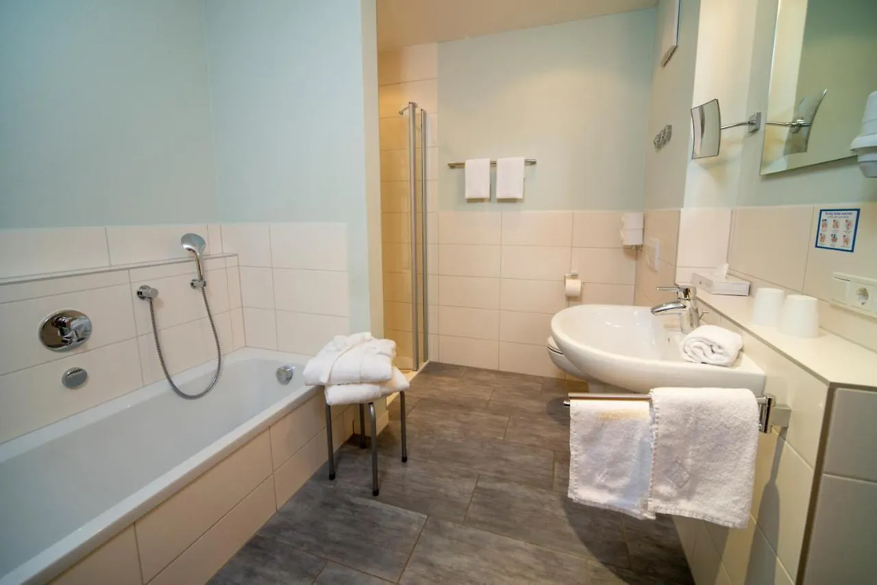 Seehotel Und Appartements Schnoeller Rieden am Forggensee Hotel