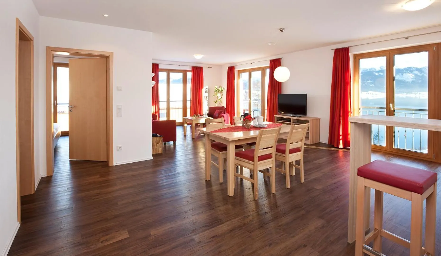 Seehotel Und Appartements Schnoeller Rieden am Forggensee