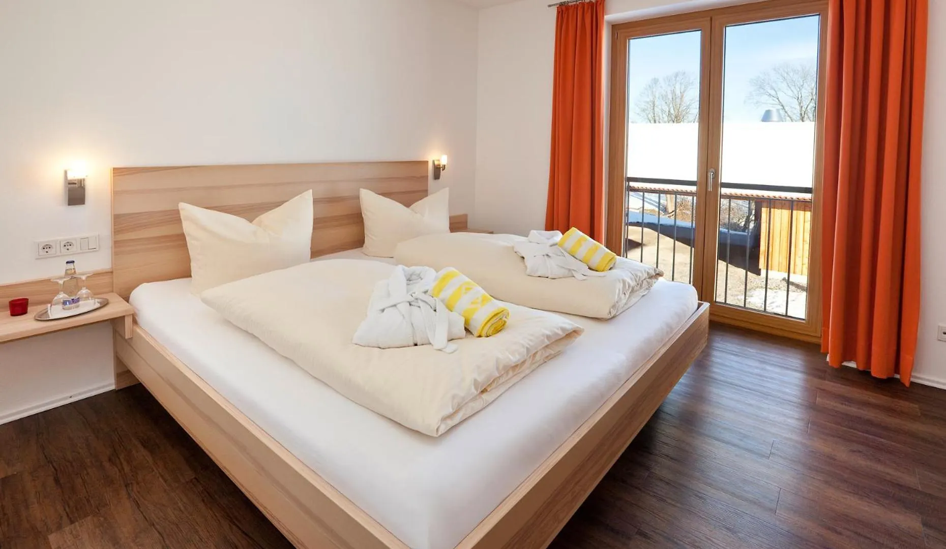 Seehotel Und Appartements Schnoeller Rieden am Forggensee