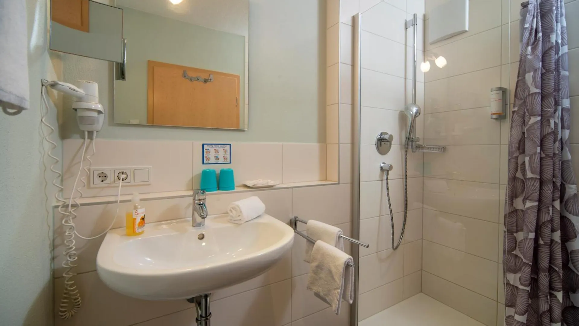 Seehotel Und Appartements Schnoeller Rieden am Forggensee
